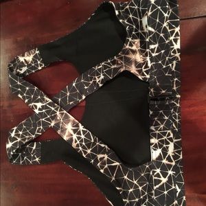Lululemon RARE print bra with adjustable band 8